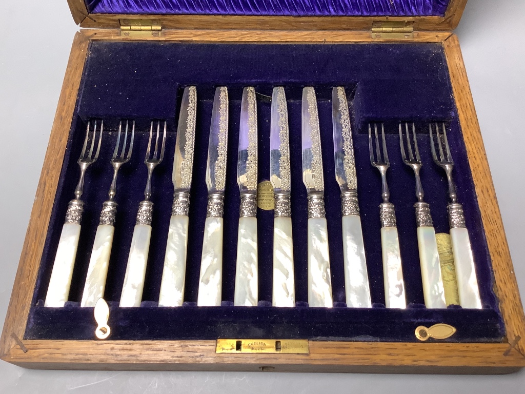 A cased set of six pairs of mother of pearl handled dessert eaters, Sheffield, 1915.